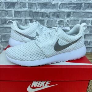 Nike Roshe One BR White Metallic Platinum Running Shoes 724850-100 Womens Sz 6.5